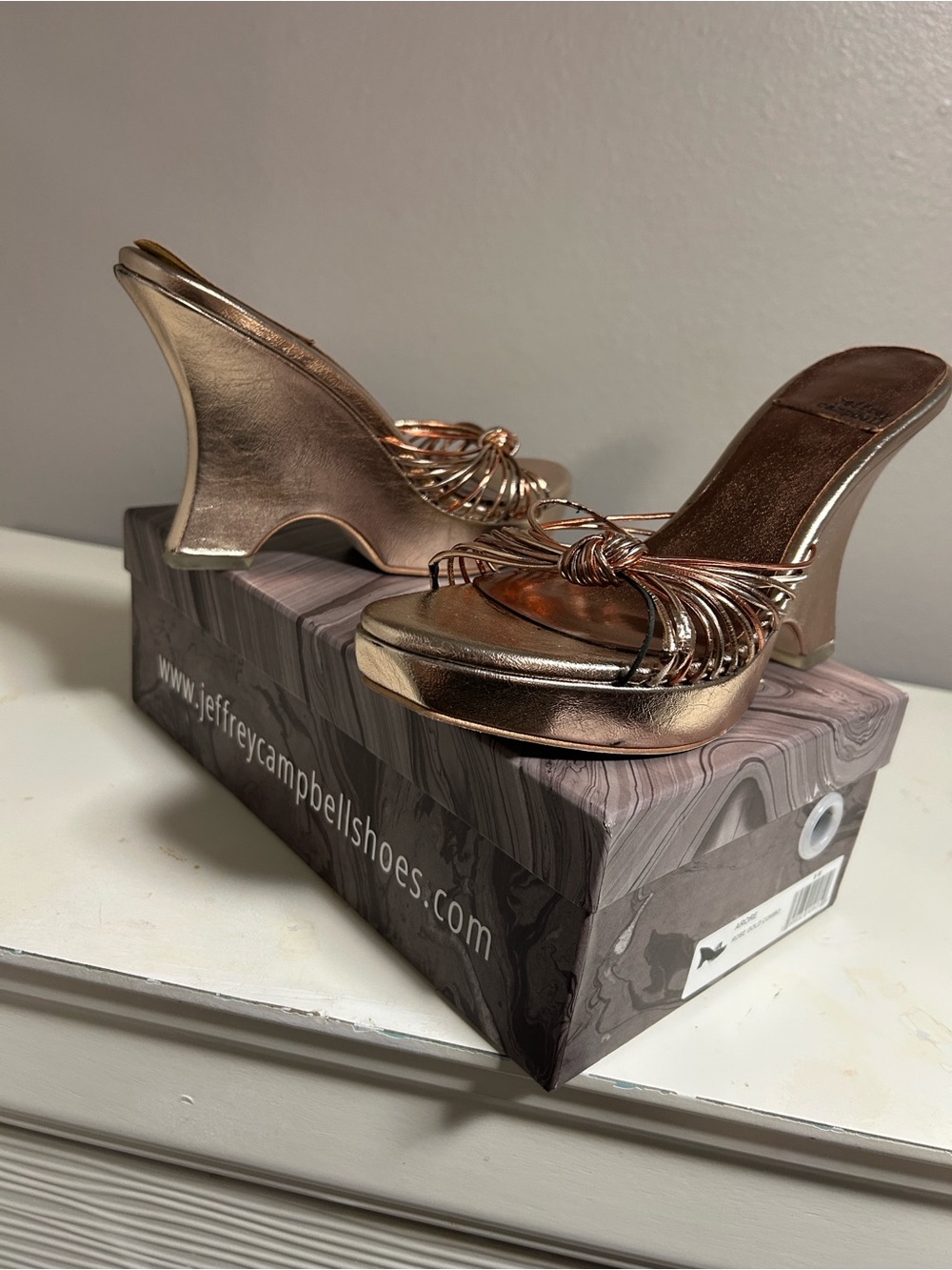 Jeffrey Campbell Metallic Rose Gold Knot Wedge Heels Size 8